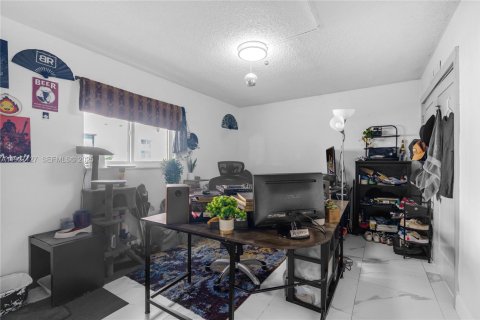 Снять в аренду виллу или дом в Майами, Флорида 4 спальни, 205.13м2, № 1988702 - фото 13