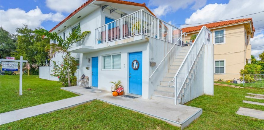 Дом в Майами, Флорида 4 спальни, 205.13м2 № 1988702