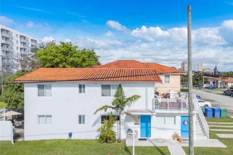 Снять в аренду виллу или дом в Майами, Флорида 4 спальни, 205.13м2, № 1988702 - фото 2