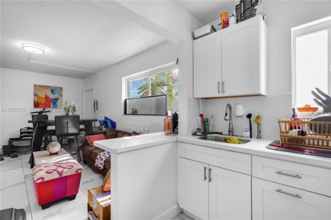 Снять в аренду виллу или дом в Майами, Флорида 4 спальни, 205.13м2, № 1988702 - фото 8