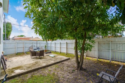 Снять в аренду виллу или дом в Майами, Флорида 4 спальни, 205.13м2, № 1988702 - фото 18