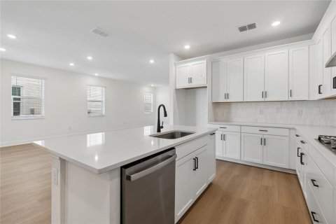 Townhouse in Bradenton, Florida 3 bedrooms, 223.52 sq.m. № 1876126 - photo 9