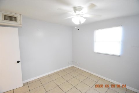 Villa ou maison à louer à Saint Petersburg, Floride: 3 chambres, 96.99 m2 № 2403405 - photo 24