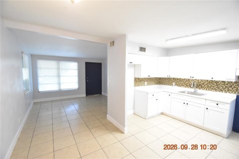 Villa ou maison à louer à Saint Petersburg, Floride: 3 chambres, 96.99 m2 № 2403405 - photo 18