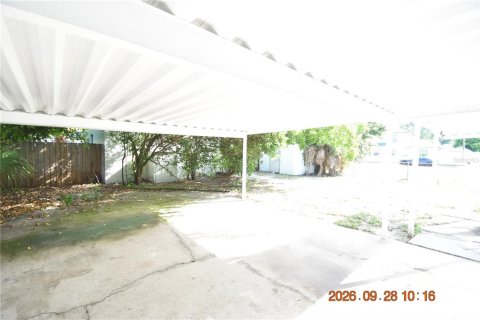 Villa ou maison à louer à Saint Petersburg, Floride: 3 chambres, 96.99 m2 № 2403405 - photo 10