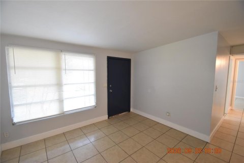 Villa ou maison à louer à Saint Petersburg, Floride: 3 chambres, 96.99 m2 № 2403405 - photo 12