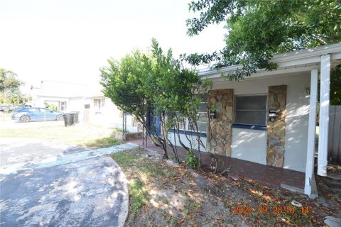 Villa ou maison à louer à Saint Petersburg, Floride: 3 chambres, 96.99 m2 № 2403405 - photo 4