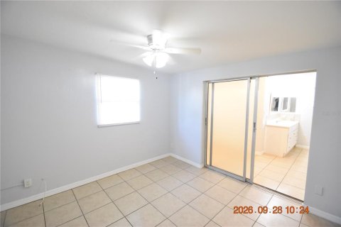 Villa ou maison à louer à Saint Petersburg, Floride: 3 chambres, 96.99 m2 № 2403405 - photo 21