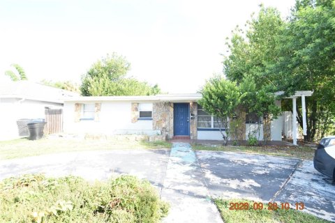 Villa ou maison à louer à Saint Petersburg, Floride: 3 chambres, 96.99 m2 № 2403405 - photo 2