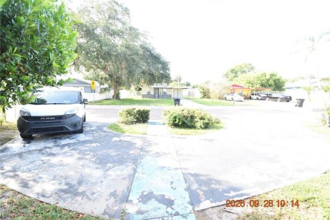 Villa ou maison à louer à Saint Petersburg, Floride: 3 chambres, 96.99 m2 № 2403405 - photo 6