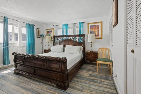 Condo in Lauderhill, Florida, 2 bedrooms  № 2085704 - photo 7