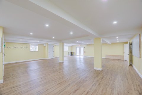 Commercial property in Lake Park, Florida № 2074759 - photo 29