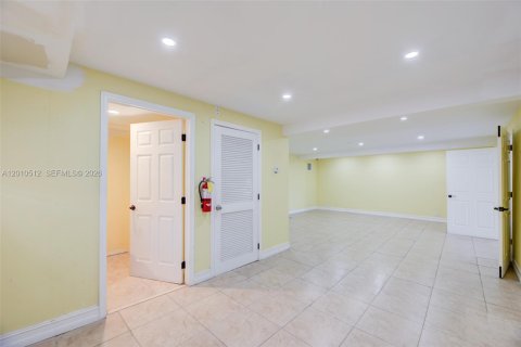 Commercial property in Lake Park, Florida № 2074759 - photo 28