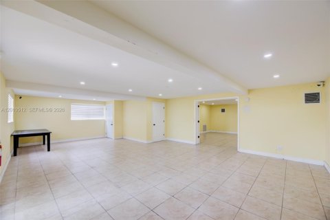 Commercial property in Lake Park, Florida № 2074759 - photo 24