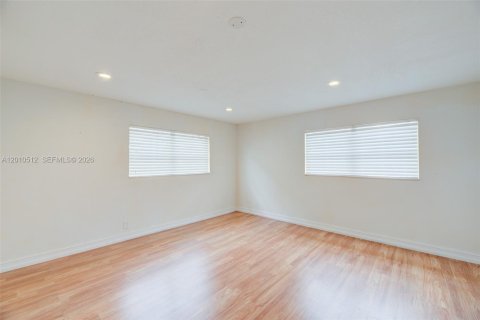Commercial property in Lake Park, Florida № 2074759 - photo 21