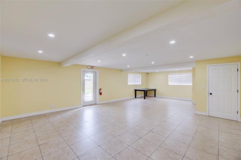 Commercial property in Lake Park, Florida № 2074759 - photo 23