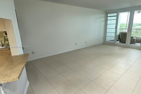 Купить кондоминиум в Майами, Флорида 1 спальня, 98.66м2, № 2169564 - фото 12