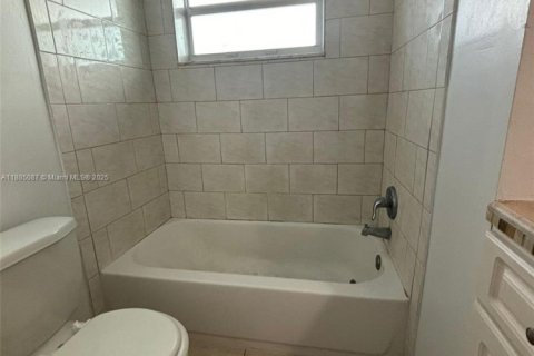 Купить кондоминиум в Майами, Флорида 1 спальня, 98.66м2, № 2169564 - фото 10