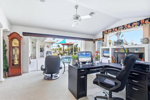 Casa en venta en Port Charlotte, Florida, 3 dormitorios, 244.52 m2 № 2108135 - foto 25