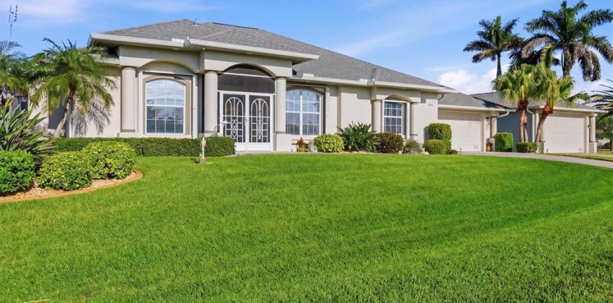 Casa en Port Charlotte, Florida 3 dormitorios, 244.52 m2 № 2108135