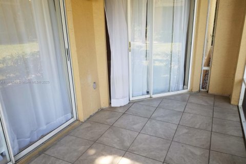 Condominio en venta en West Palm Beach, Florida, 2 dormitorios, 115.76 m2 № 1942430 - foto 15