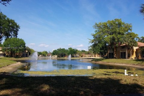 Condominio en venta en West Palm Beach, Florida, 2 dormitorios, 115.76 m2 № 1942430 - foto 3