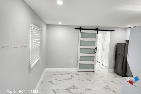 Commercial property in Miami, Florida 1 bedroom, 127.65 sq.m. № 1952218 - photo 2