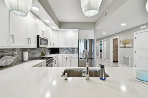 Copropriété à vendre à Clearwater, Floride: 3 chambres, 159.33 m2 № 1795315 - photo 19