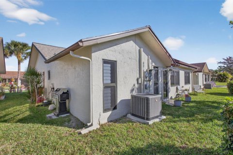 Villa ou maison à vendre à Deerfield Beach, Floride: 2 chambres, 138.52 m2 № 1995838 - photo 6