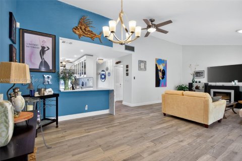 Villa ou maison à vendre à Deerfield Beach, Floride: 2 chambres, 138.52 m2 № 1995838 - photo 25