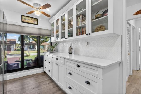 Villa ou maison à vendre à Deerfield Beach, Floride: 2 chambres, 138.52 m2 № 1995838 - photo 15