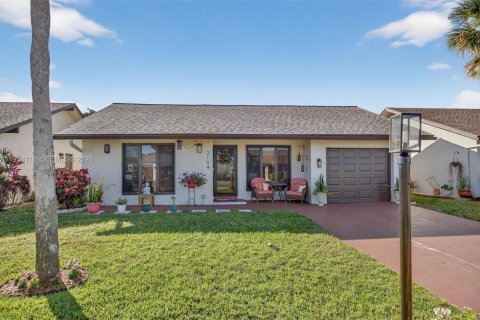 Villa ou maison à vendre à Deerfield Beach, Floride: 2 chambres, 138.52 m2 № 1995838 - photo 2