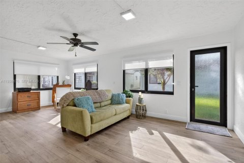 Villa ou maison à vendre à Deerfield Beach, Floride: 2 chambres, 138.52 m2 № 1995838 - photo 26