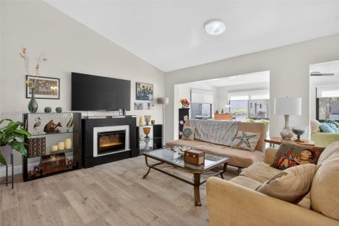 Villa ou maison à vendre à Deerfield Beach, Floride: 2 chambres, 138.52 m2 № 1995838 - photo 20