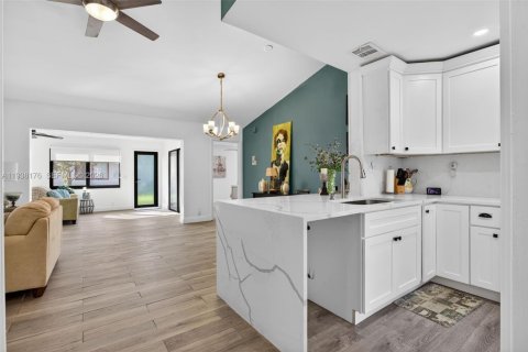 Villa ou maison à vendre à Deerfield Beach, Floride: 2 chambres, 138.52 m2 № 1995838 - photo 12