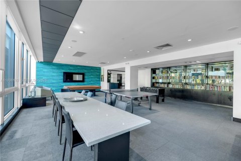 Condominio en venta en Miami Beach, Florida, 51.28 m2 № 2055966 - foto 16