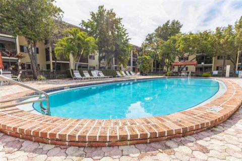 Condominio en venta en Pompano Beach, Florida, 2 dormitorios, 81.75 m2 № 1861394 - foto 6