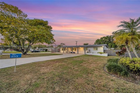 House in Palmetto Bay, Florida 4 bedrooms, 172.8 sq.m. № 1674532 - photo 18