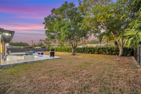 House in Palmetto Bay, Florida 4 bedrooms, 172.8 sq.m. № 1674532 - photo 6