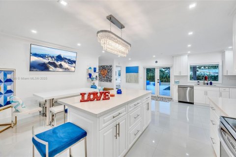 House in Palmetto Bay, Florida 4 bedrooms, 172.8 sq.m. № 1674532 - photo 30