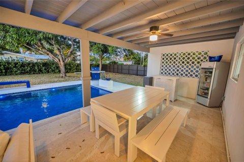 House in Palmetto Bay, Florida 4 bedrooms, 172.8 sq.m. № 1674532 - photo 8