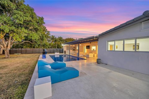 House in Palmetto Bay, Florida 4 bedrooms, 172.8 sq.m. № 1674532 - photo 16
