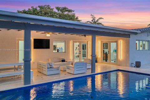 House in Palmetto Bay, Florida 4 bedrooms, 172.8 sq.m. № 1674532 - photo 4