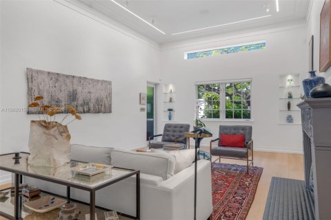 Купить виллу или дом в Майами-Бич, Флорида 3 спальни, 201.6м2, № 2048791 - фото 6