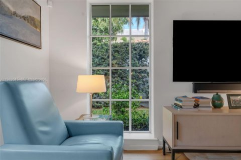 Купить виллу или дом в Майами-Бич, Флорида 3 спальни, 201.6м2, № 2048791 - фото 12