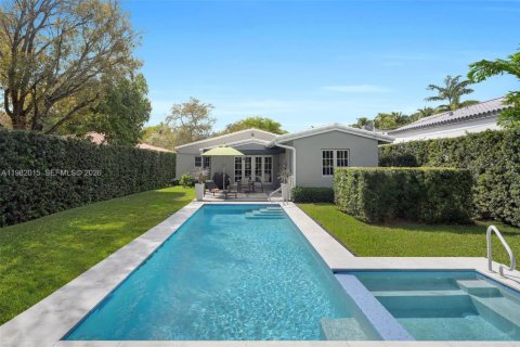 Дом в Майами-Бич, Флорида 3 спальни, 201.6м2 № 2048791