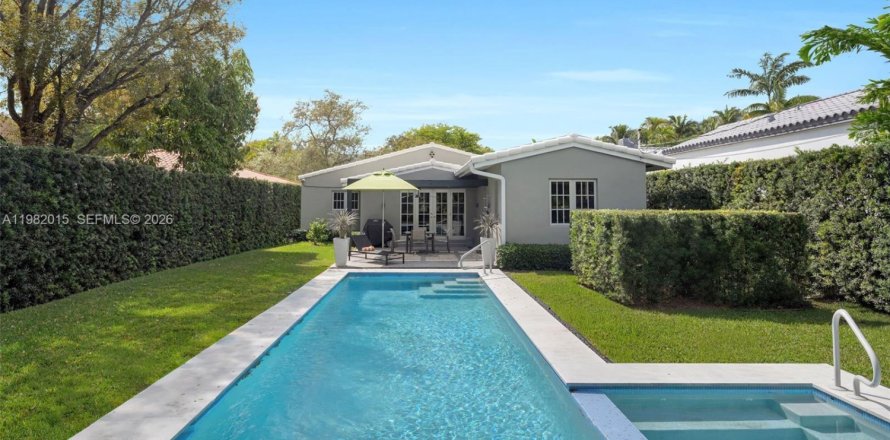 Дом в Майами-Бич, Флорида 3 спальни, 201.6м2 № 2048791