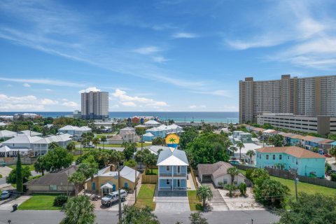 Villa ou maison à vendre à Panama City Beach, Floride: 4 chambres, 209.59 m2 № 590428 - photo 1