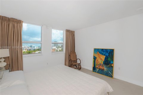 Condo in Miami Beach, Florida, 1 bedroom  № 2153616 - photo 19