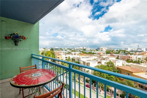 Condo in Miami Beach, Florida, 1 bedroom  № 2153616 - photo 23